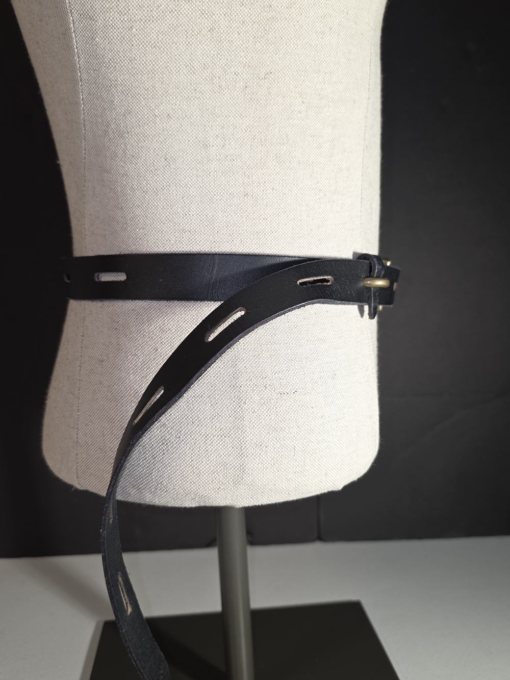 Time and Tru Black Leather Belt with Antiqued Brass Buckle Sz XL - Picture 6 of 16